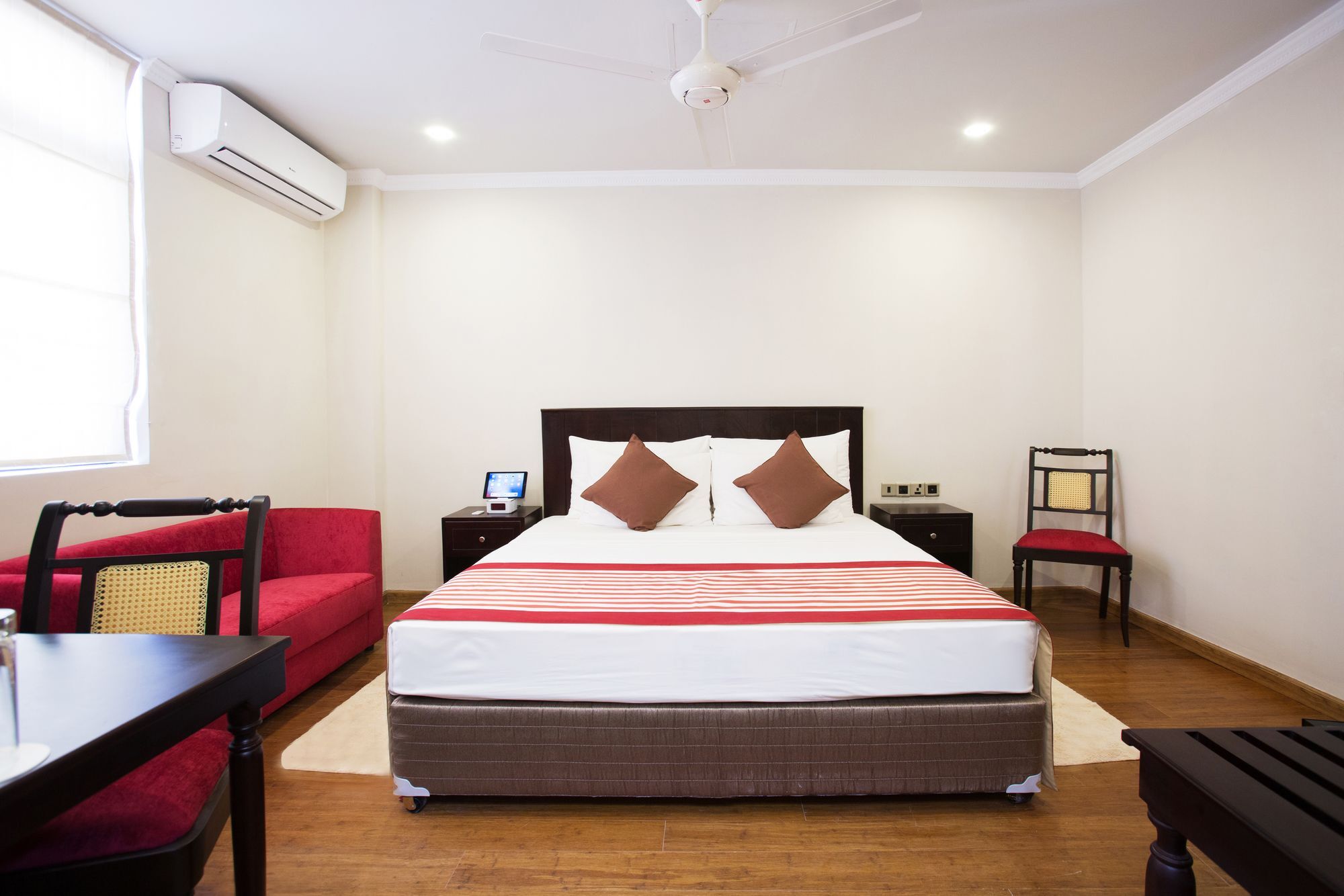 เอิร์ล เรดโคลอมโบ Hotel ภายนอก รูปภาพ