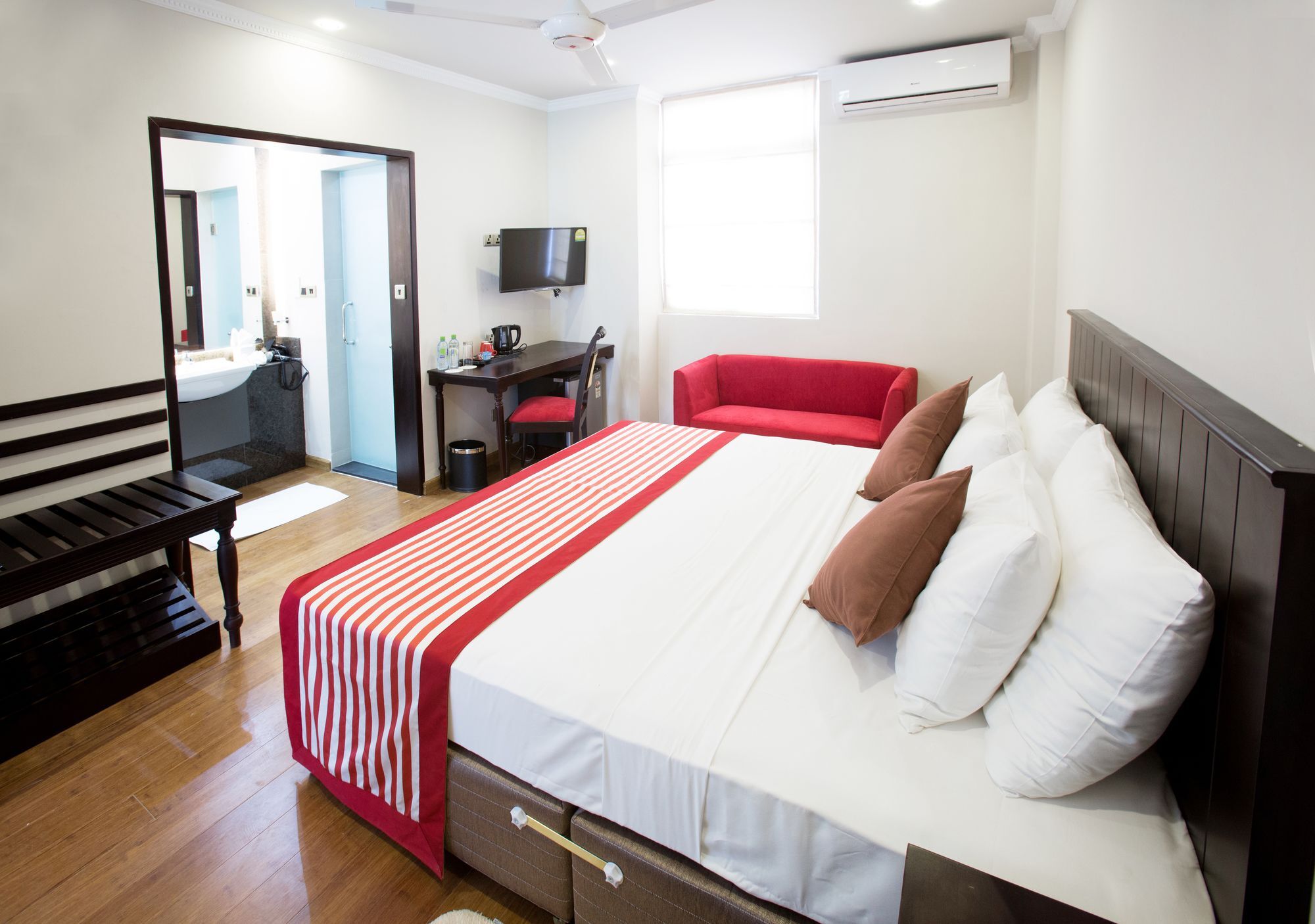 เอิร์ล เรดโคลอมโบ Hotel ภายนอก รูปภาพ